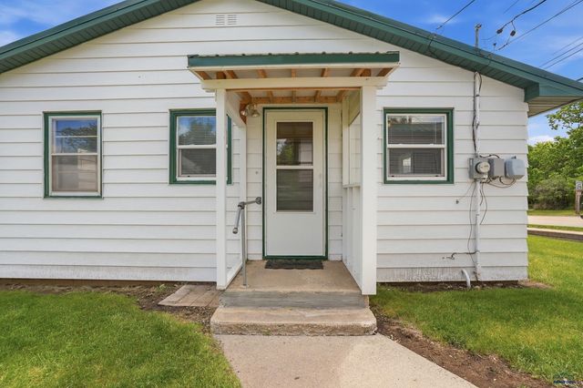 1443 WILLARD ST, Sturgis, SD 57785