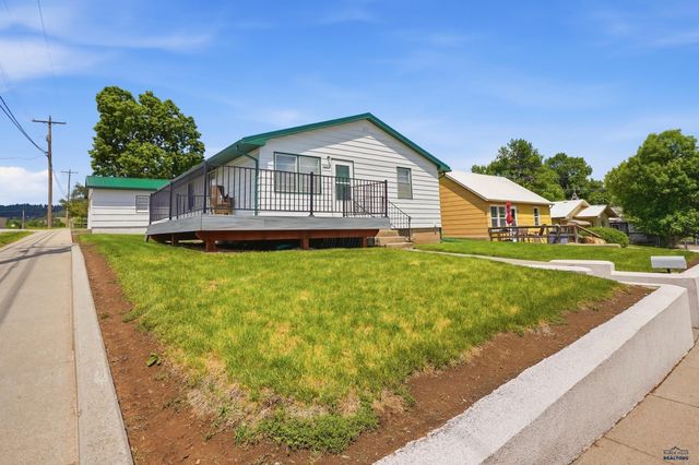1443 WILLARD ST, Sturgis, SD 57785