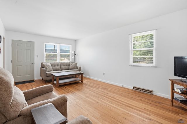 1443 WILLARD ST, Sturgis, SD 57785