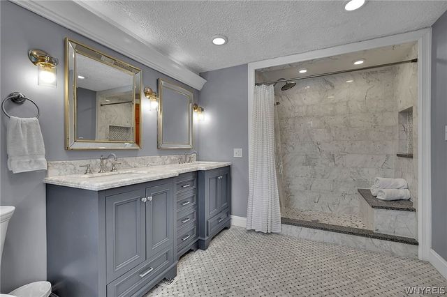 34 Audley End, Amherst, NY 14226