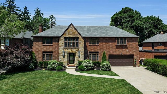 34 Audley End, Amherst, NY 14226
