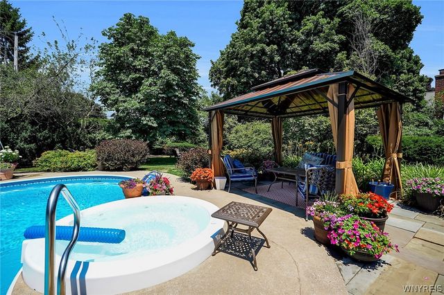 34 Audley End, Amherst, NY 14226