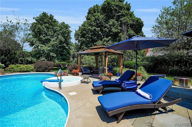 34 Audley End, Amherst, NY 14226