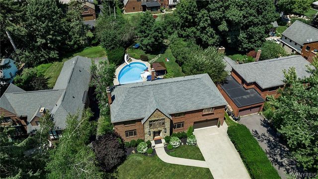 34 Audley End, Amherst, NY 14226
