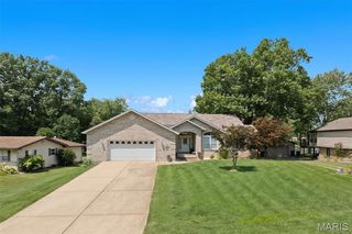 90 Shore Drive SW, Edwardsville, IL 62025