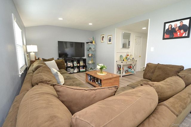 77 S Bicycle Path, Selden, NY 11784