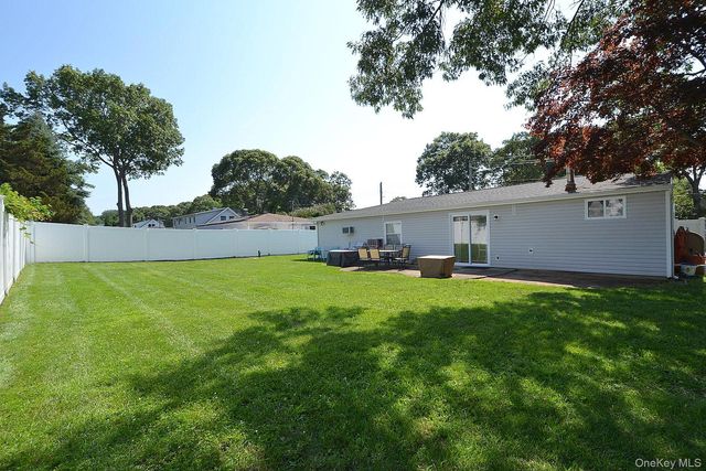 77 S Bicycle Path, Selden, NY 11784