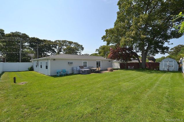 77 S Bicycle Path, Selden, NY 11784