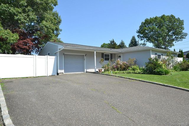 77 S Bicycle Path, Selden, NY 11784