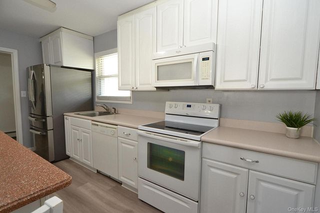 77 S Bicycle Path, Selden, NY 11784