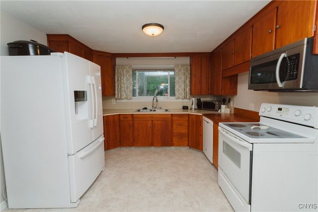 12 Massey Place, Van Buren, NY 13027