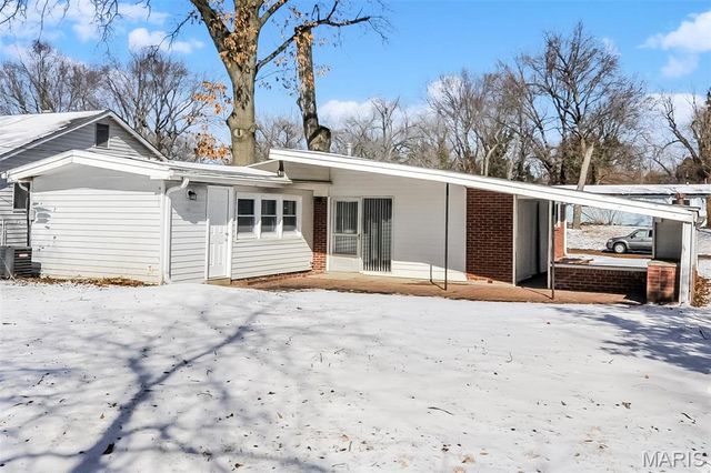 8412 Chalons Court, St Louis, MO 63134