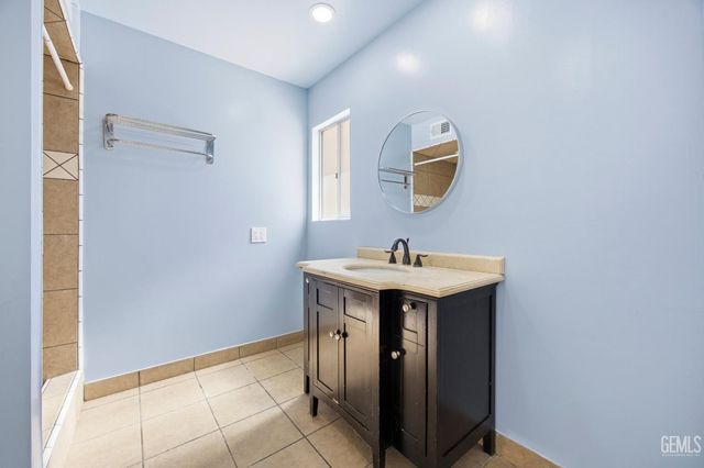 2904 Maywood Drive, Bakersfield, CA 93306