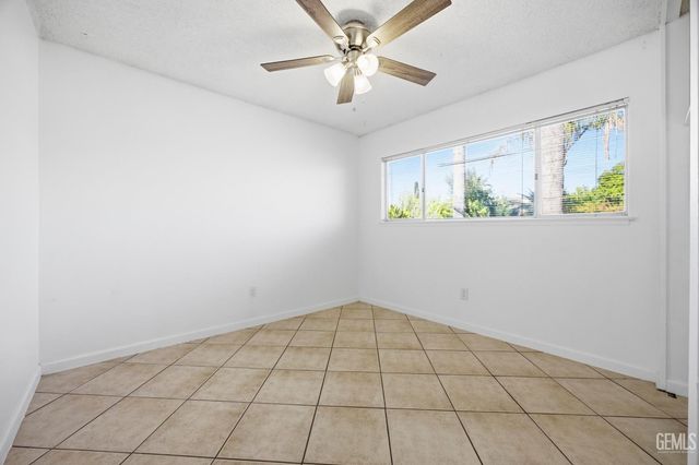 2904 Maywood Drive, Bakersfield, CA 93306