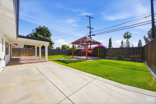 2904 Maywood Drive, Bakersfield, CA 93306