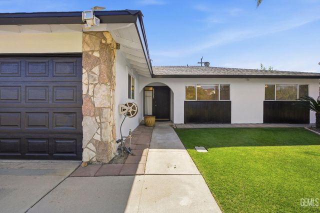2904 Maywood Drive, Bakersfield, CA 93306