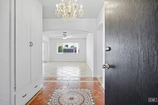 2904 Maywood Drive, Bakersfield, CA 93306