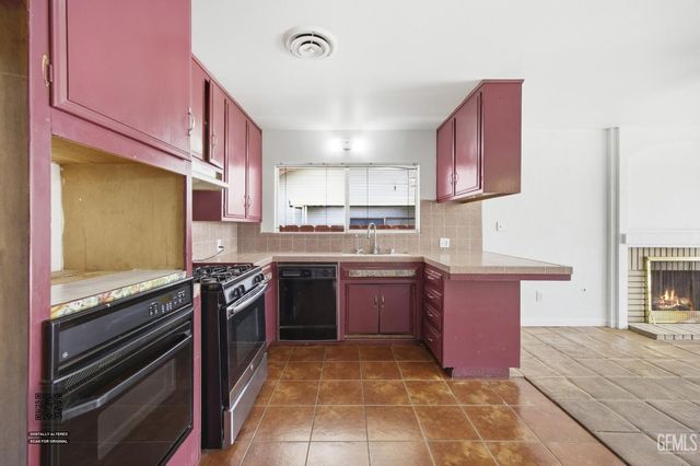 2904 Maywood Drive, Bakersfield, CA 93306