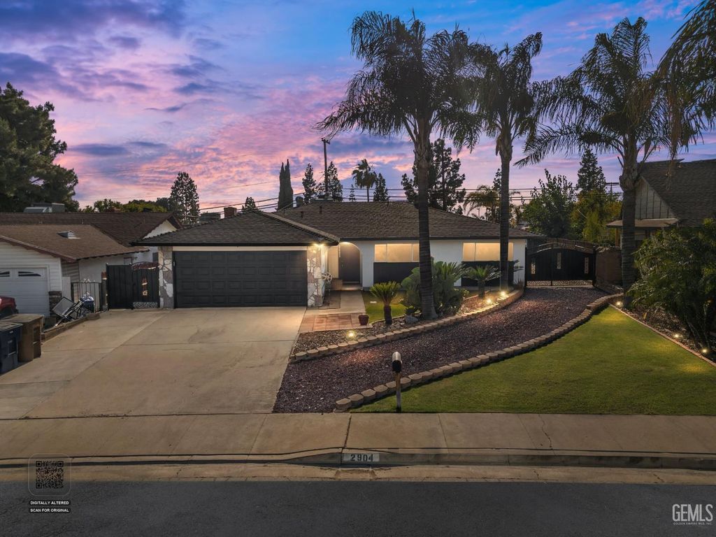 2904 Maywood Drive, Bakersfield, CA 93306