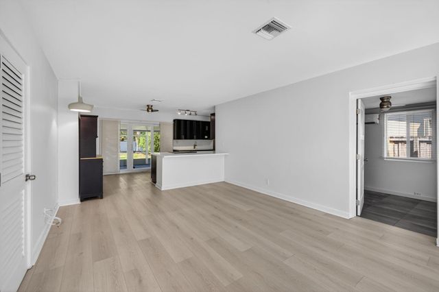 1029 NE 9th Avenue, Fort Lauderdale, FL 33304