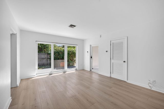 1029 NE 9th Avenue, Fort Lauderdale, FL 33304