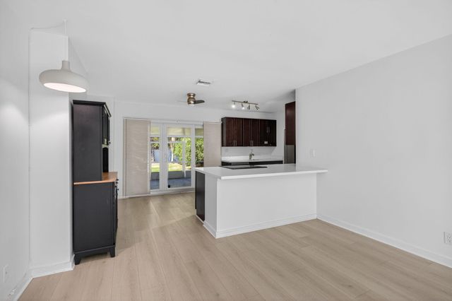 1029 NE 9th Avenue, Fort Lauderdale, FL 33304