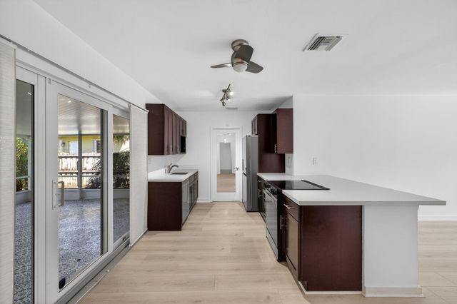 1029 NE 9th Avenue, Fort Lauderdale, FL 33304