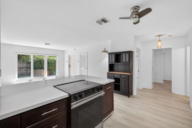 1029 NE 9th Avenue, Fort Lauderdale, FL 33304