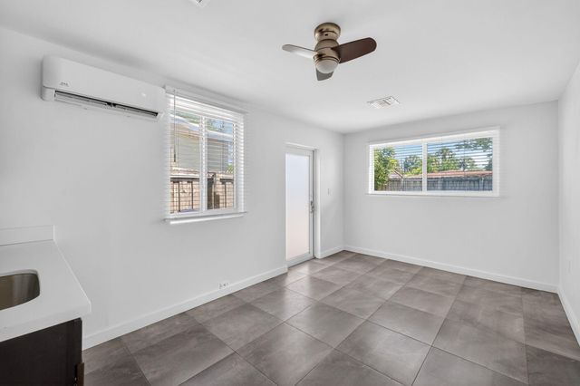 1029 NE 9th Avenue, Fort Lauderdale, FL 33304