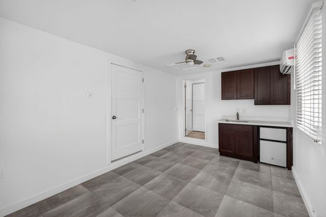 1029 NE 9th Avenue, Fort Lauderdale, FL 33304