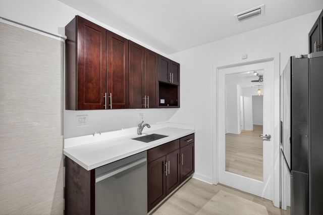 1029 NE 9th Avenue, Fort Lauderdale, FL 33304