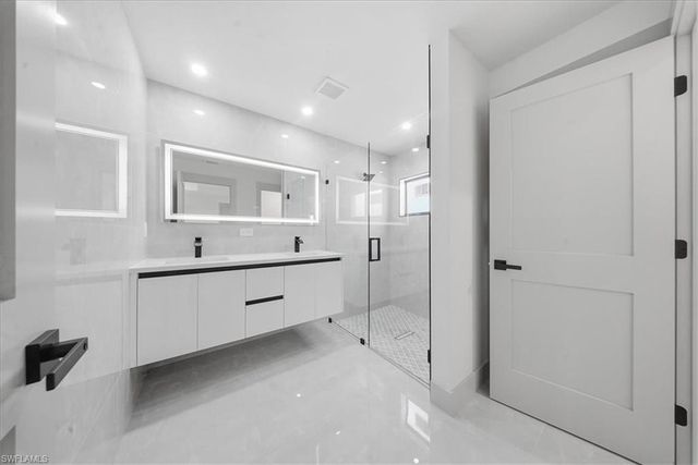 911 Cleveland AVE, Lehigh Acres, FL 33972