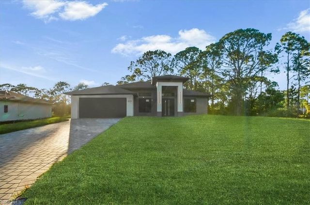 911 Cleveland AVE, Lehigh Acres, FL 33972