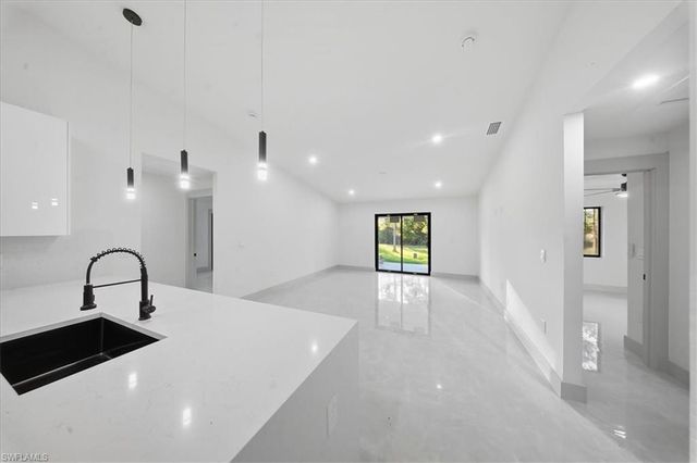 911 Cleveland AVE, Lehigh Acres, FL 33972