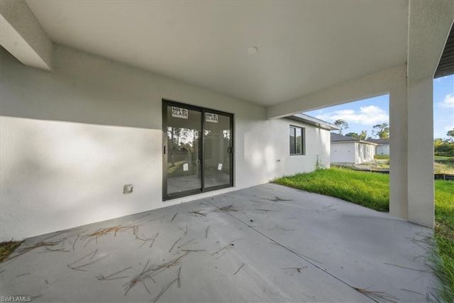 911 Cleveland AVE, Lehigh Acres, FL 33972