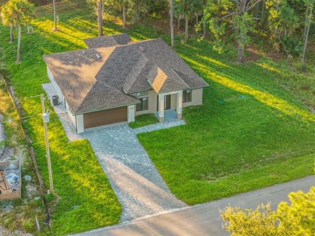 911 Cleveland AVE, Lehigh Acres, FL 33972