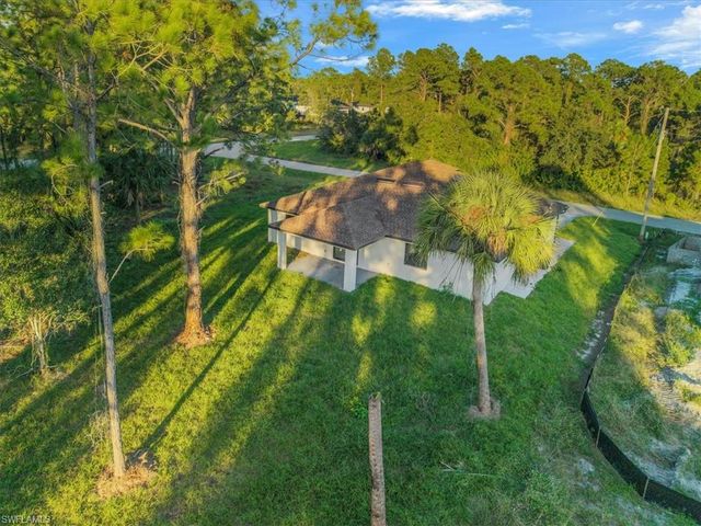 911 Cleveland AVE, Lehigh Acres, FL 33972