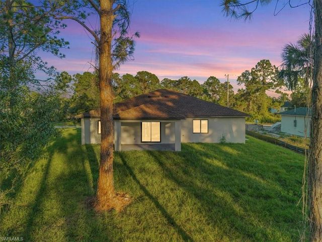 911 Cleveland AVE, Lehigh Acres, FL 33972