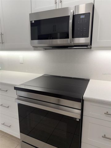 2004 LONGPOINTE CIRCLE, Venice, FL 34293