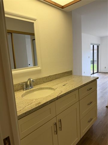 2004 LONGPOINTE CIRCLE, Venice, FL 34293