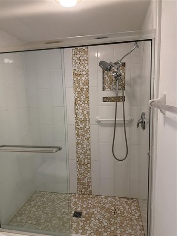 2004 LONGPOINTE CIRCLE, Venice, FL 34293