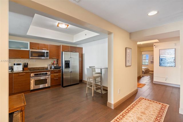 3330 NE 190th Street 712, Aventura, FL 33180