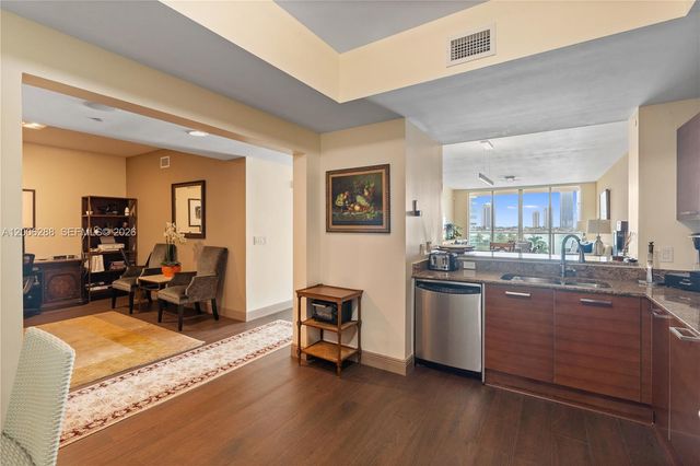 3330 NE 190th Street 712, Aventura, FL 33180
