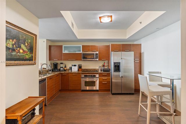 3330 NE 190th Street 712, Aventura, FL 33180