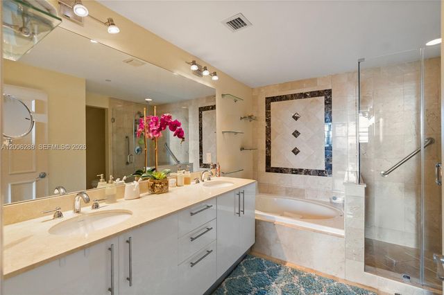 3330 NE 190th Street 712, Aventura, FL 33180