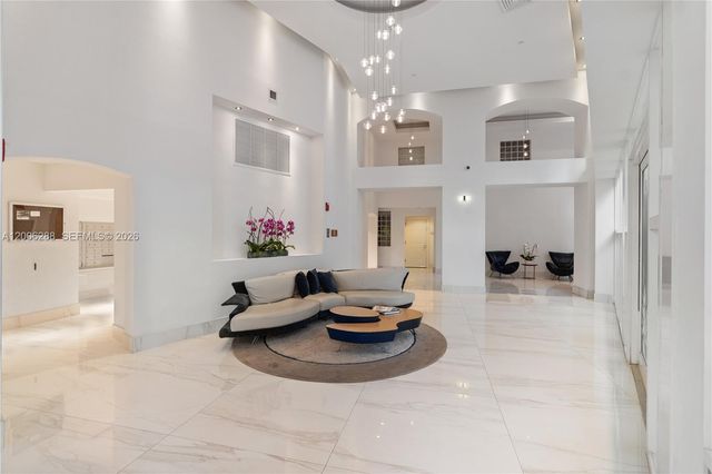 3330 NE 190th Street 712, Aventura, FL 33180