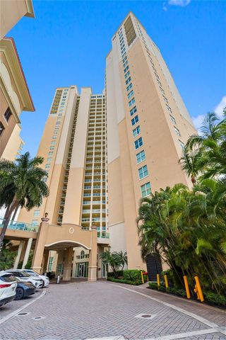 3330 NE 190th Street 712, Aventura, FL 33180