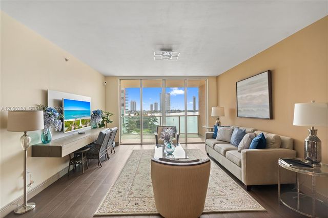 3330 NE 190th Street 712, Aventura, FL 33180
