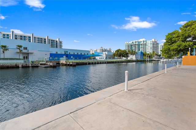 3330 NE 190th Street 712, Aventura, FL 33180