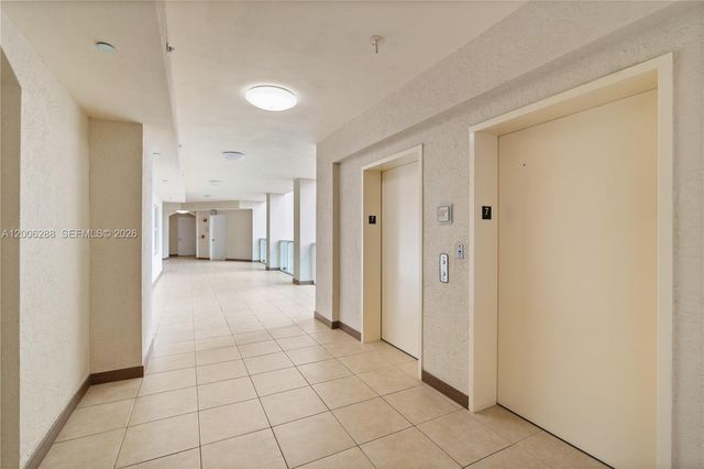 3330 NE 190th Street 712, Aventura, FL 33180